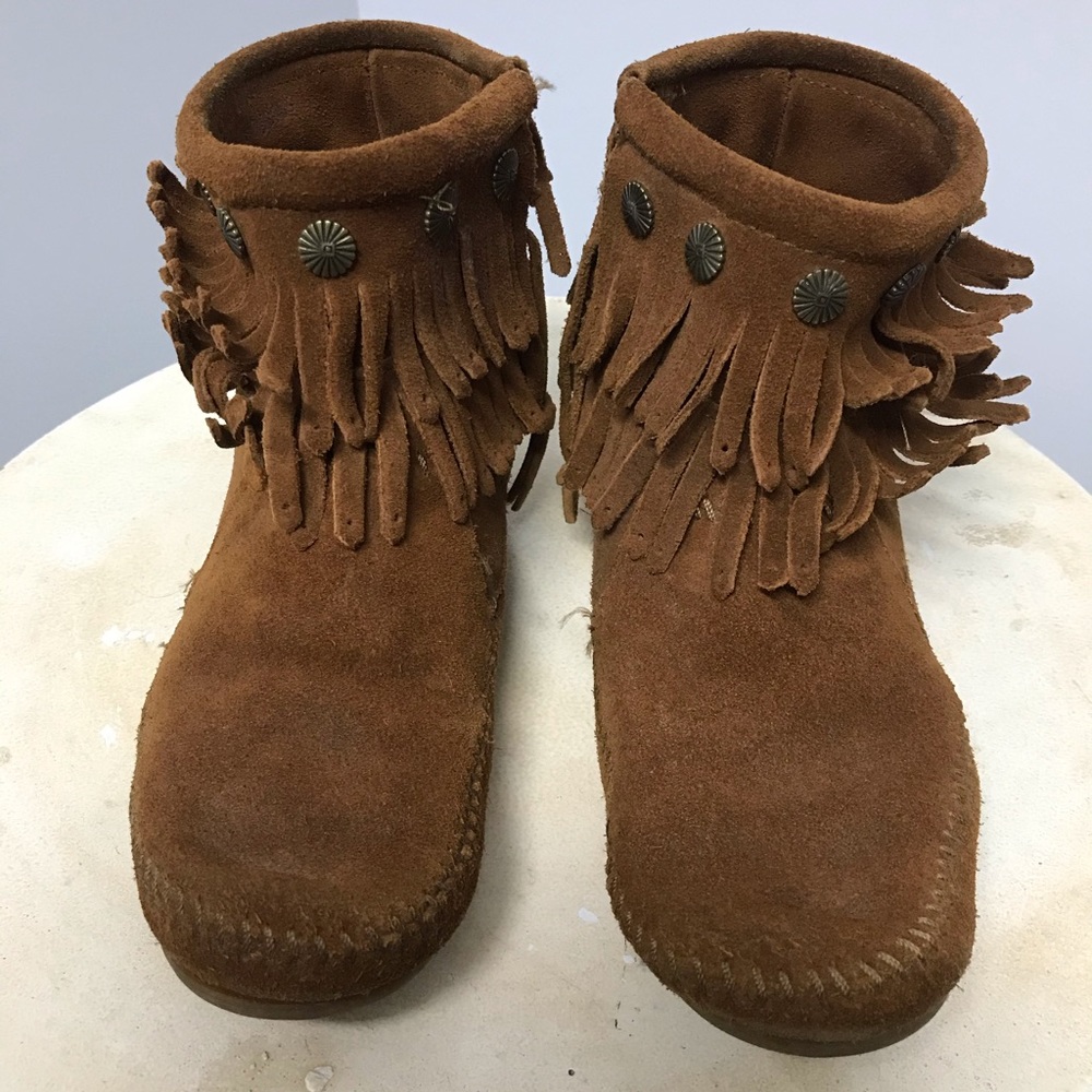 Size 6 Minnetonka Booties with Fringe Detail